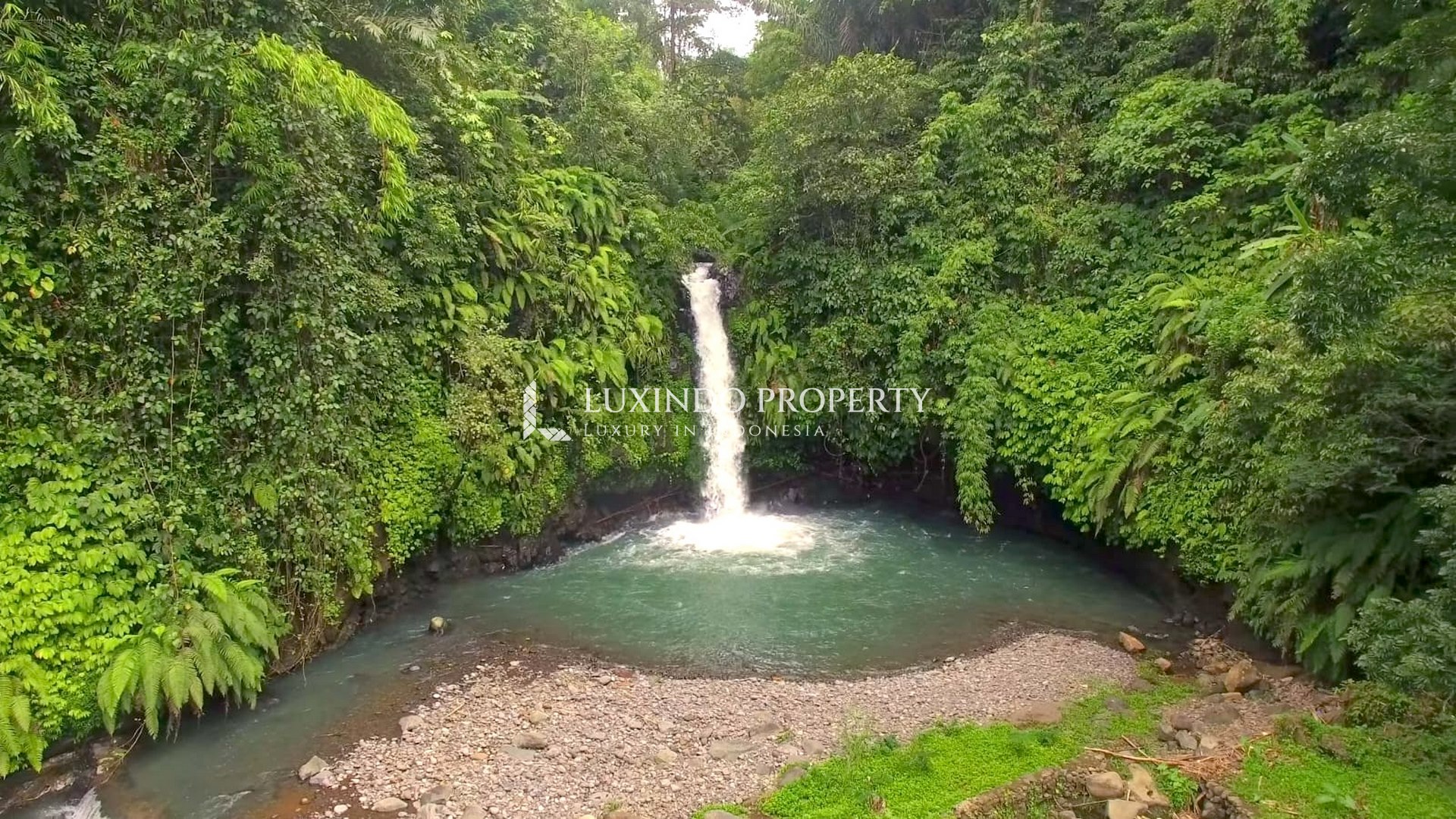 MUNDUK - PRIVATE SANCTUARY WITH WATERFALL (FHL622)